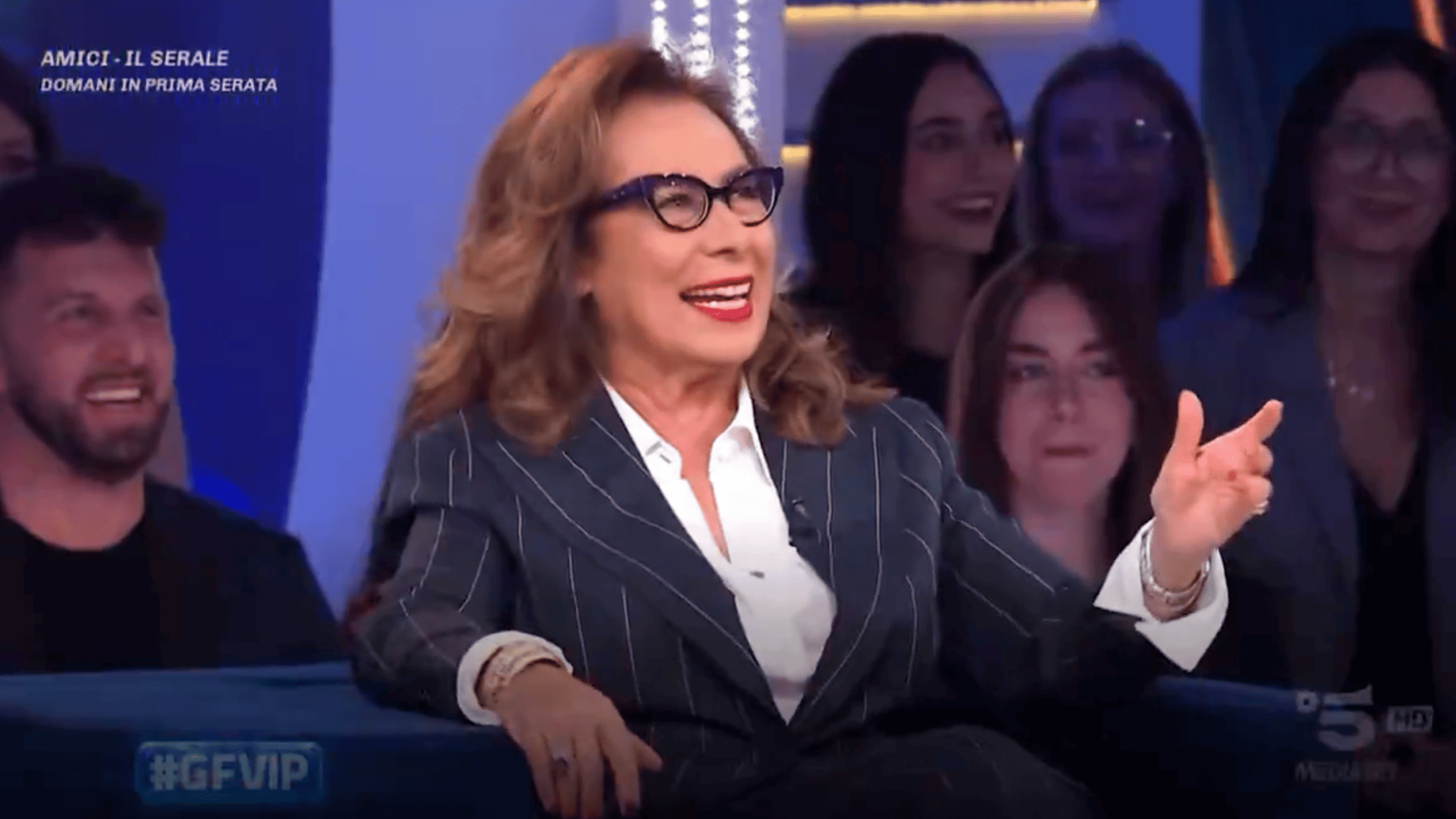 Grande Fratello VIP: la battuta di Buonamici su Totti gela lo studio Cesara Buonamici al Grande Fratello VIP fonte: X