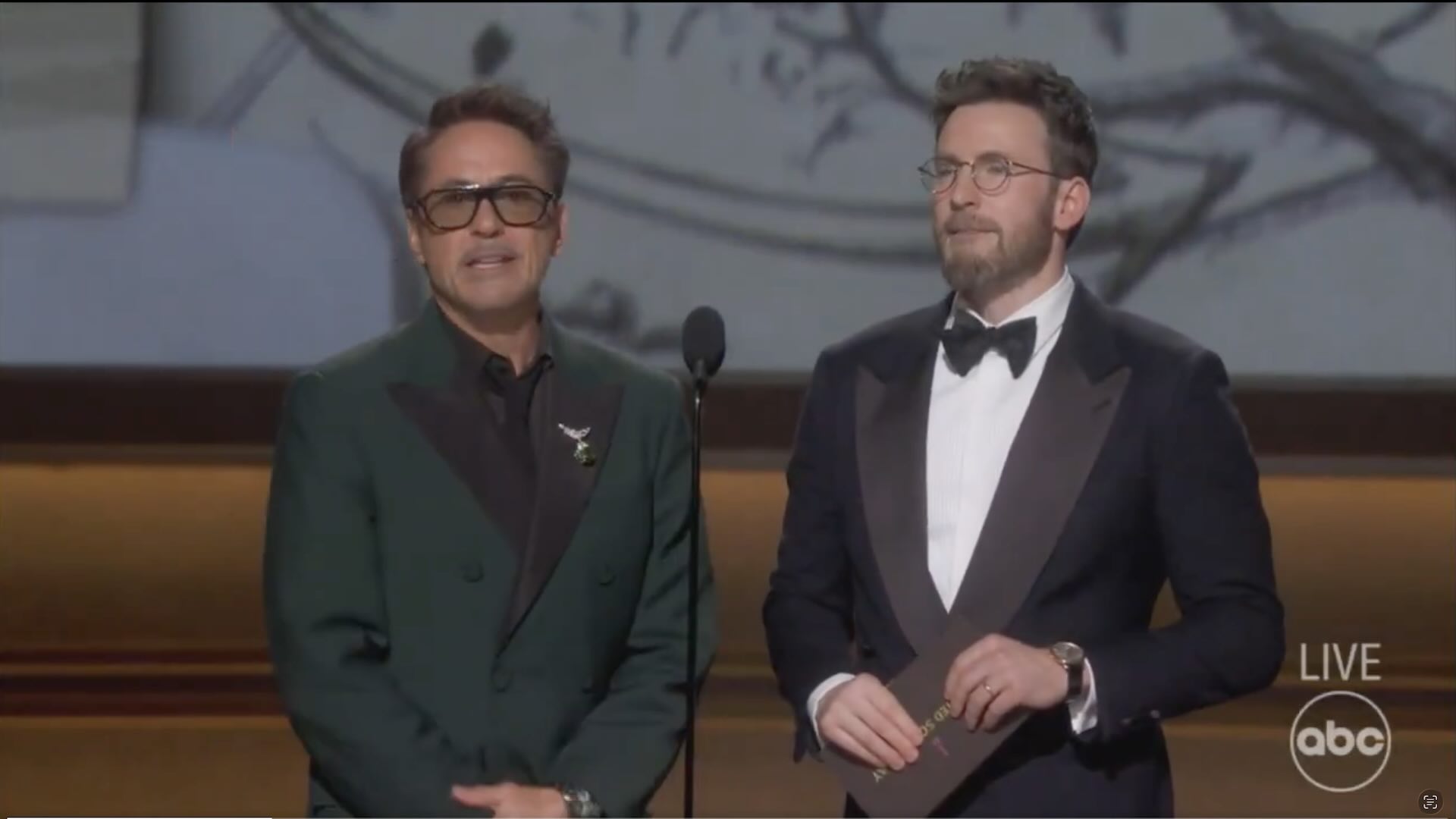 agli oscar 2026 la riunione marvel che tutti aspettavano ma con uno strano regalo che ha stupito tutti da Screenworld.it agli oscar 2026 la riunione marvel che tutti aspettavano ma con uno strano regalo che ha stupito tutti