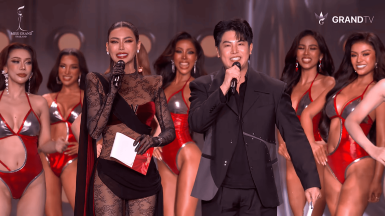 La danza di una concorrente di Miss Grand Thailand conquista il web I conduttori di Miss Grand Thailand insieme alle concorrenti fonte: YouTube