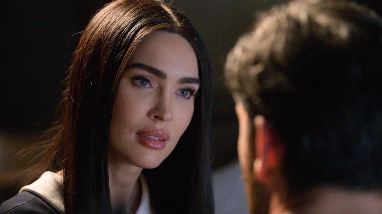 Megan Fox in una scena di Subservience