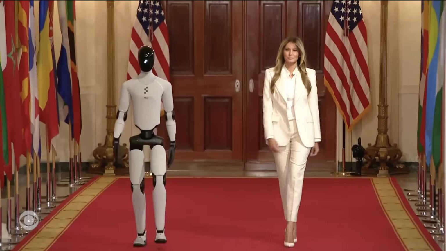 Melania Trump con il robot alla Casa Bianca