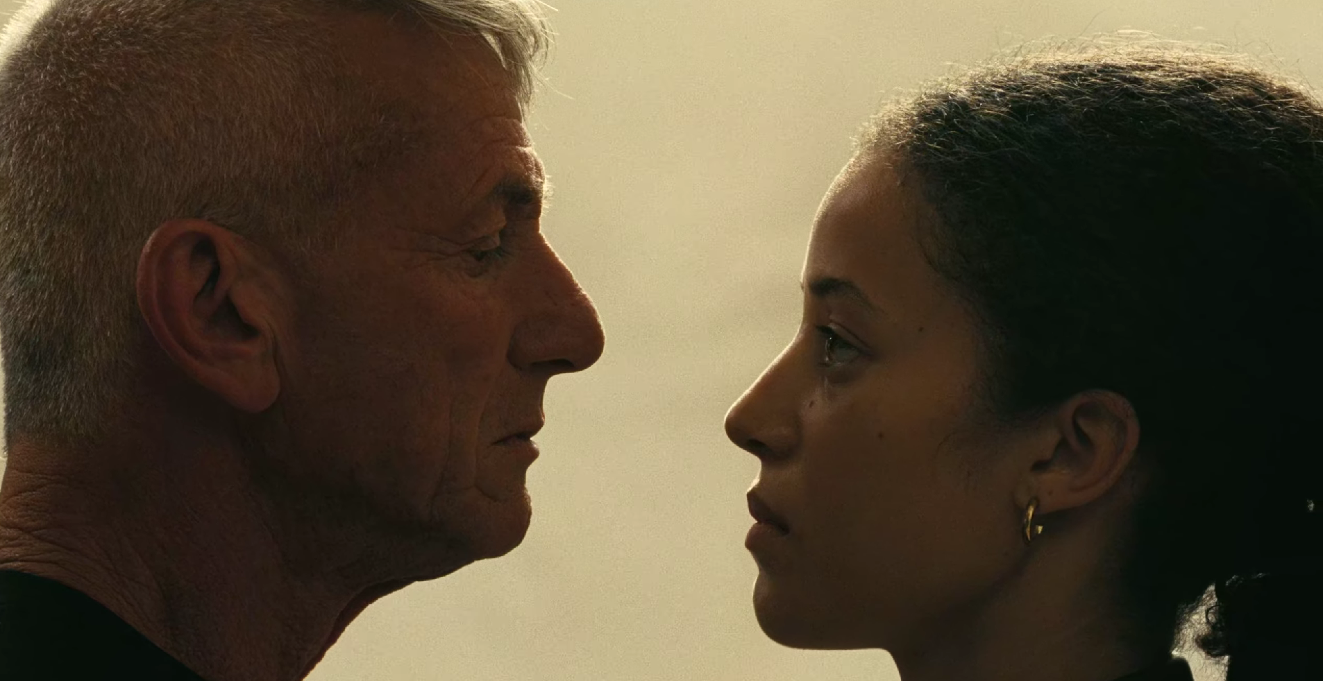 Sean Penn e Chase Infiniti in Una battaglia dopo l'altra