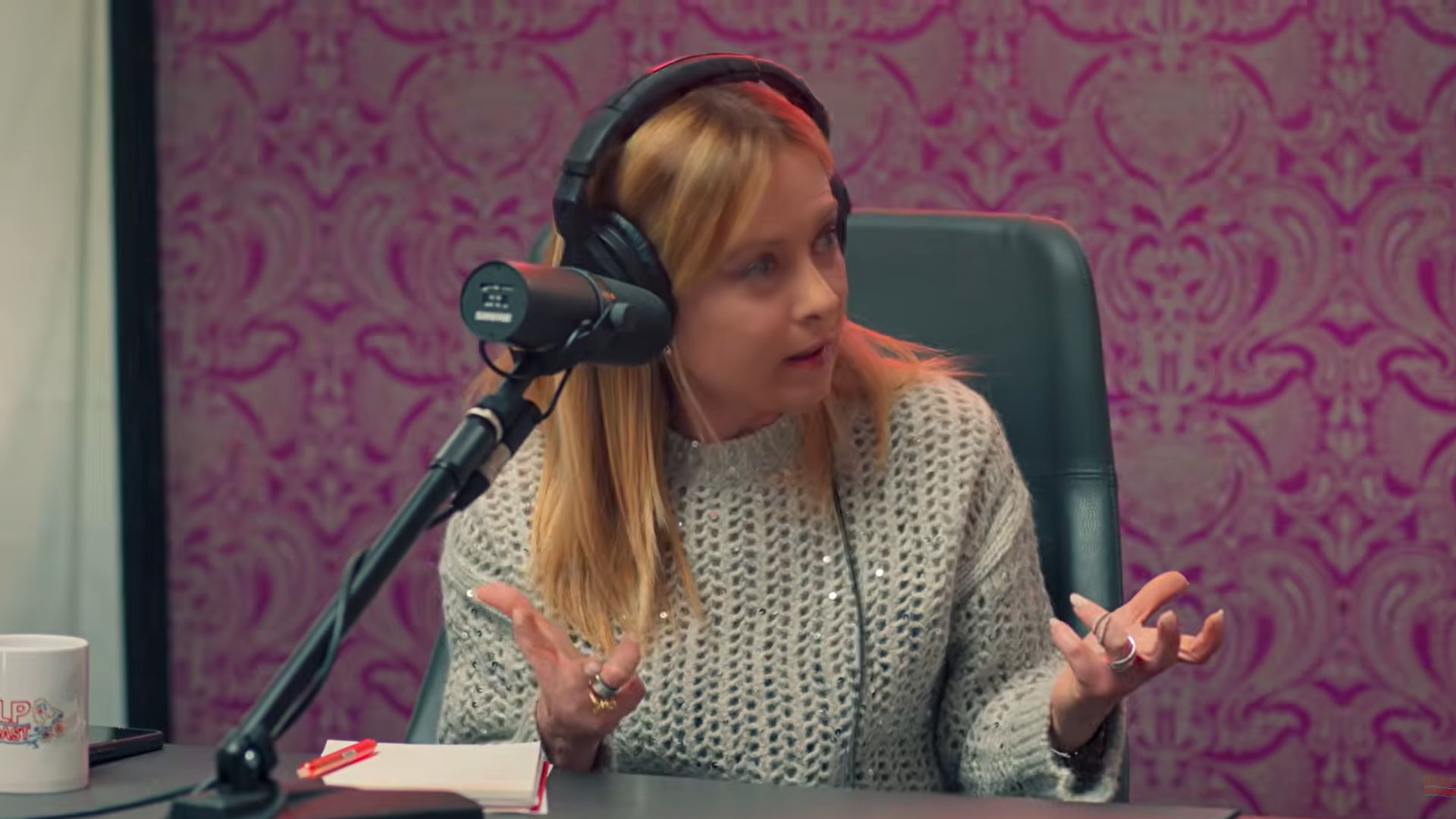 giorgia meloni l8217anello a spirale conquista la scena quanto costa e perch233 tutti lo vogliono da Screenworld.it giorgia meloni l8217anello a spirale conquista la scena quanto costa e perch233 tutti lo vogliono