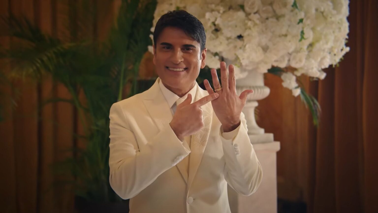 Una scena dal videoclip di Per sempre si di Sal Da Vinci