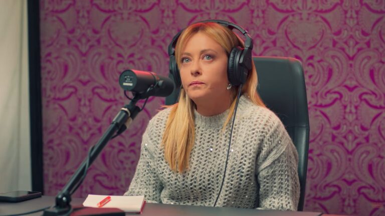 Meloni bestemmia al podcast di Fedez, i social non perdonano: ma qualcos’altro ha sconvolto l’Italia Meloni al Pulp Podcast