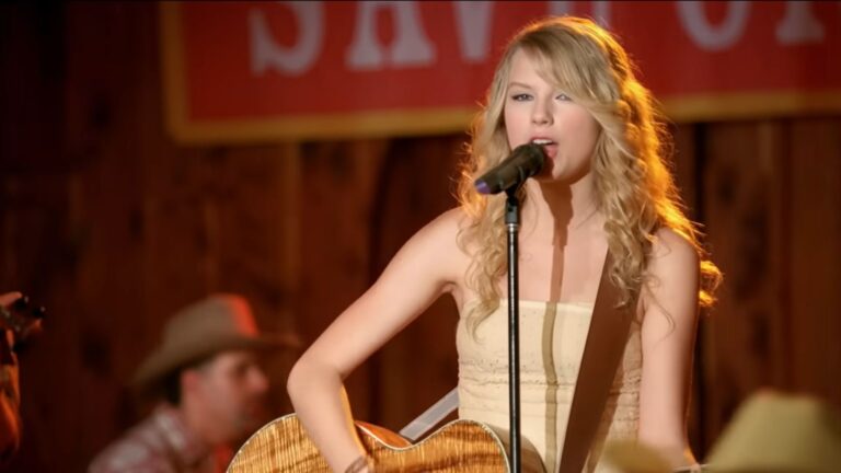 Ricordate Taylor Swift in Hannah Montana? Miley Cyrus ha rivelato la verità sul cameo (e il web si divide) Taylor Swift canta in Hannah Montana: The Movie