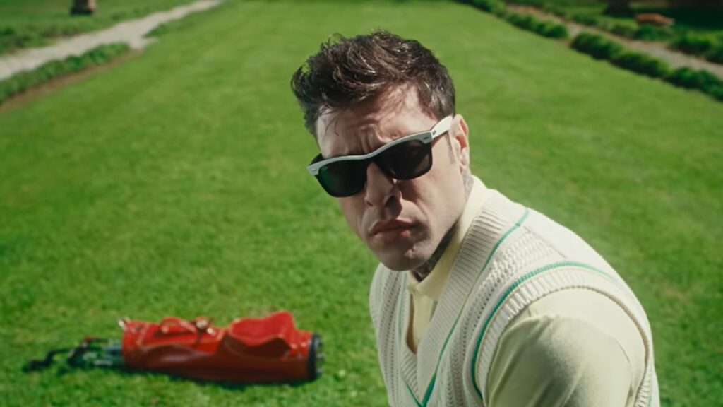 Fedez nel video di SCELTE STUPIDE