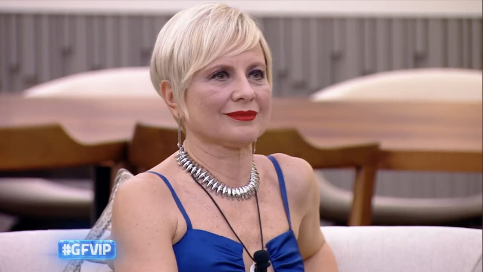 Scoppia la polemica per Antonella Elia: il gesto che nessuno si aspettava è pericoloso (il video divide tutto il web) Antonella Elia al Grande Fratello Vip