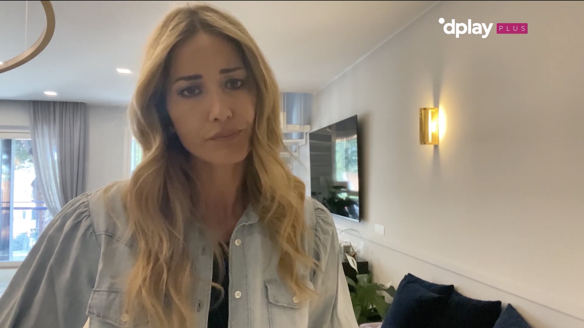 Elena Santarelli