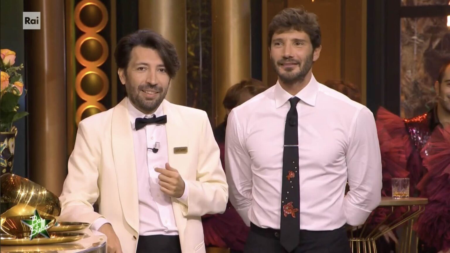 “Il suo camerino è sempre aperto”: Herbert Ballerina svela il lato nascosto di De Martino (e non è l’unica cosa che lo ha colpito) Herbert Ballerina e Stefano De Martino