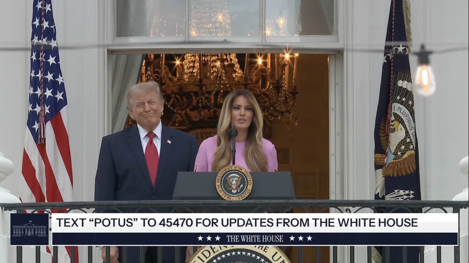 “Meglio che me ne sbarazzi”: Trump gela la Casa Bianca parlando di Melania Trump e Melania alla Casa Bianca