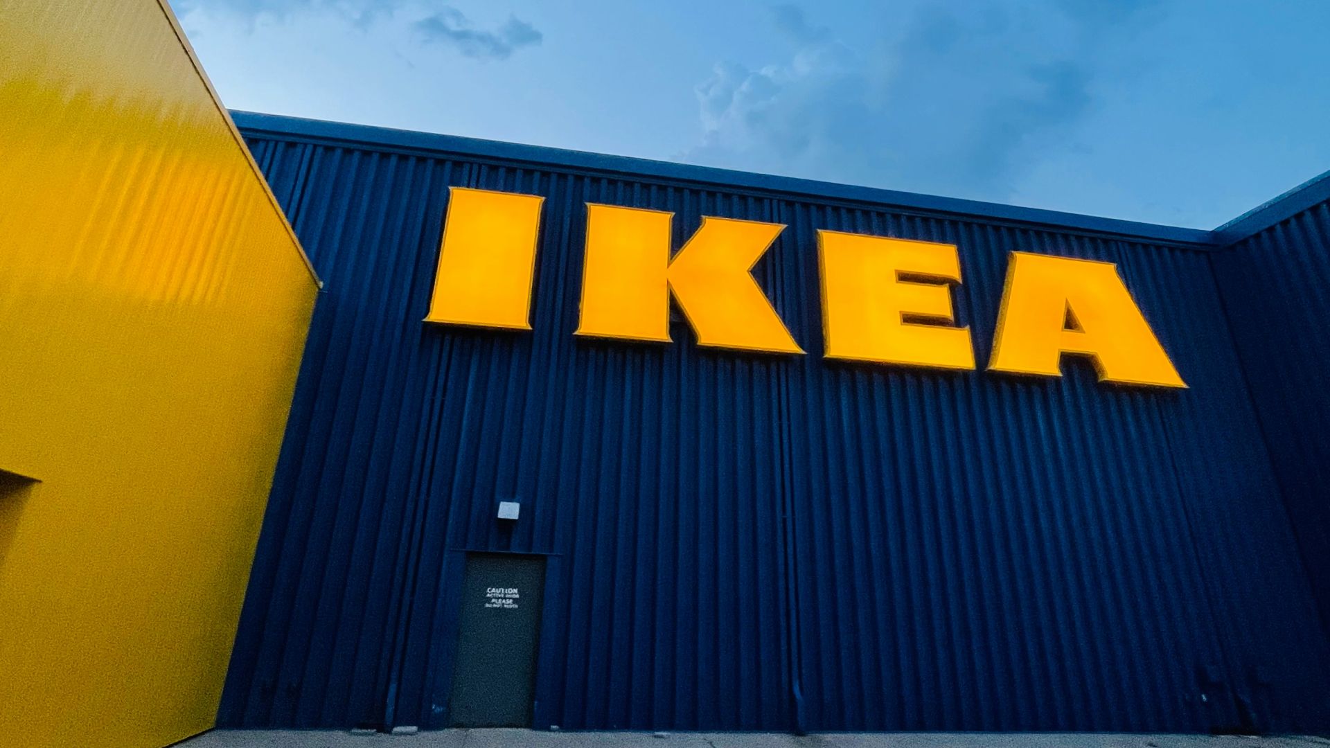 sposarsi tra mobili e polpettine svedesi la svolta low cost di ikea conquista tutti ma ha un solo grande limite da Screenworld.it sposarsi tra mobili e polpettine svedesi la svolta low cost di ikea conquista tutti ma ha un solo grande limite