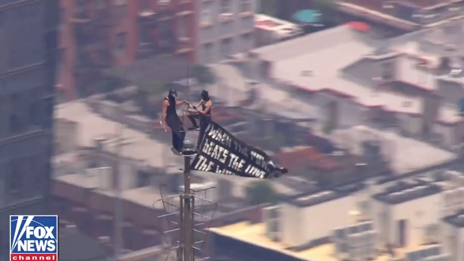 Chiede di sposarlo sulla cima dell'Empire State Building
