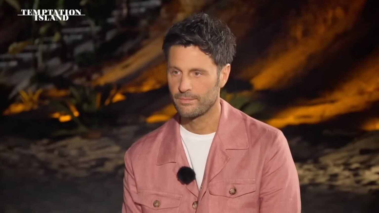 Filippo Bisciglia apre le porte della sua casa: è lì che vive davvero Temptation Island (e conosce già ogni finale) Filippo Bisciglia