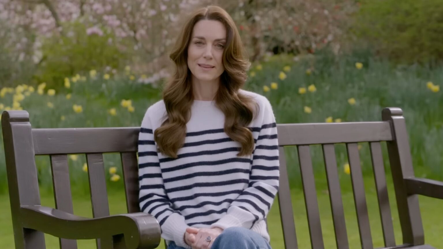 Kate Middleton rompe una storica regola della Famiglia Reale, poi tutti notano un piccolo graffio sulla gamba Kate Middleton