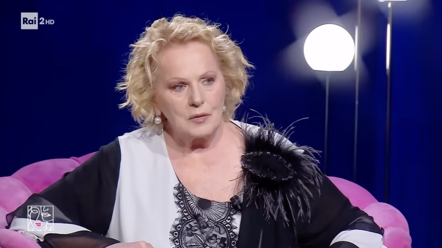 Katia Ricciarelli vive in un angolo di pace sul Lago di Garda: la villa di Bardolino dove si rifugia lontano dai riflettori Katia Ricciarelli