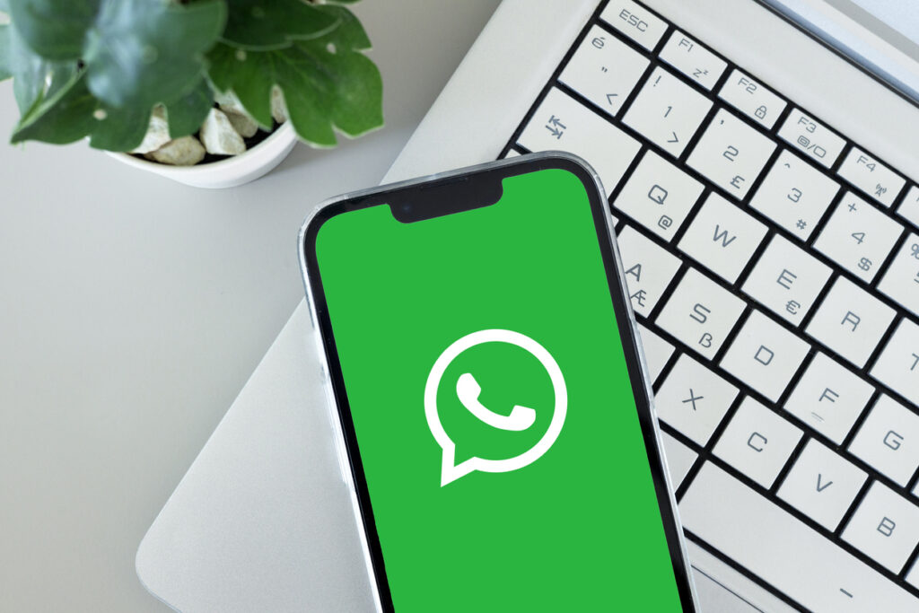 WhatsApp diventa a pagamento