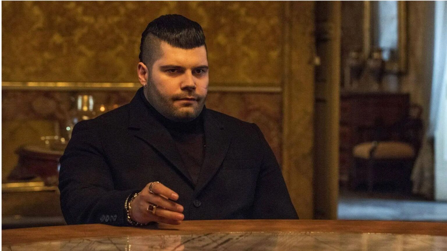 Salvatore Esposito interpreta Gennaro "Genny" Savastano in Gomorra