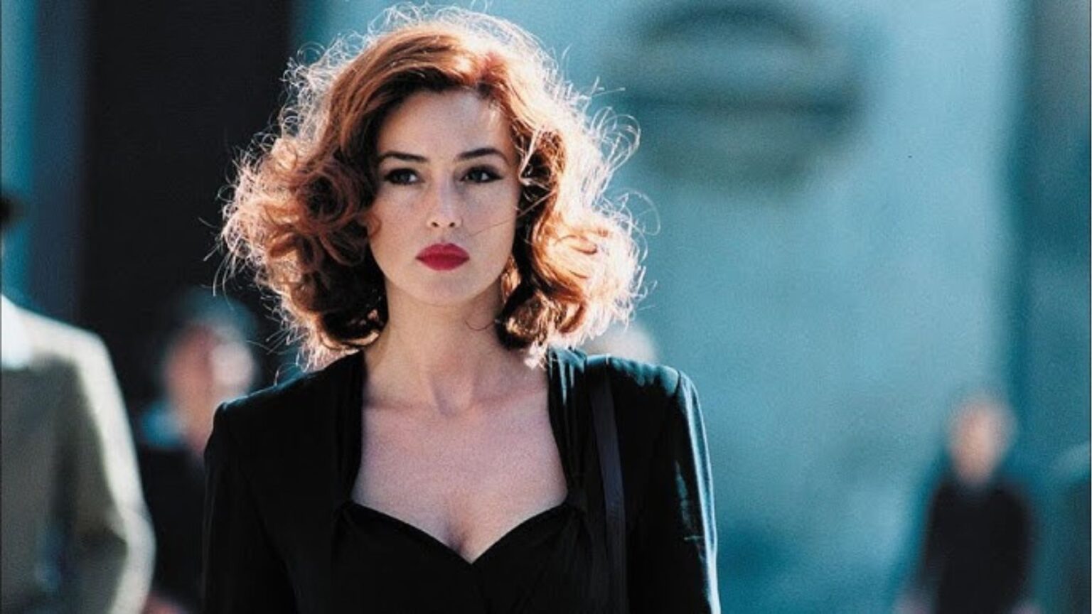 A 16 anni Léonie Cassel apre la sfilata di Dolce & Gabbana che consacrò Monica Bellucci 30 anni fa Monica Bellucci in Malèna