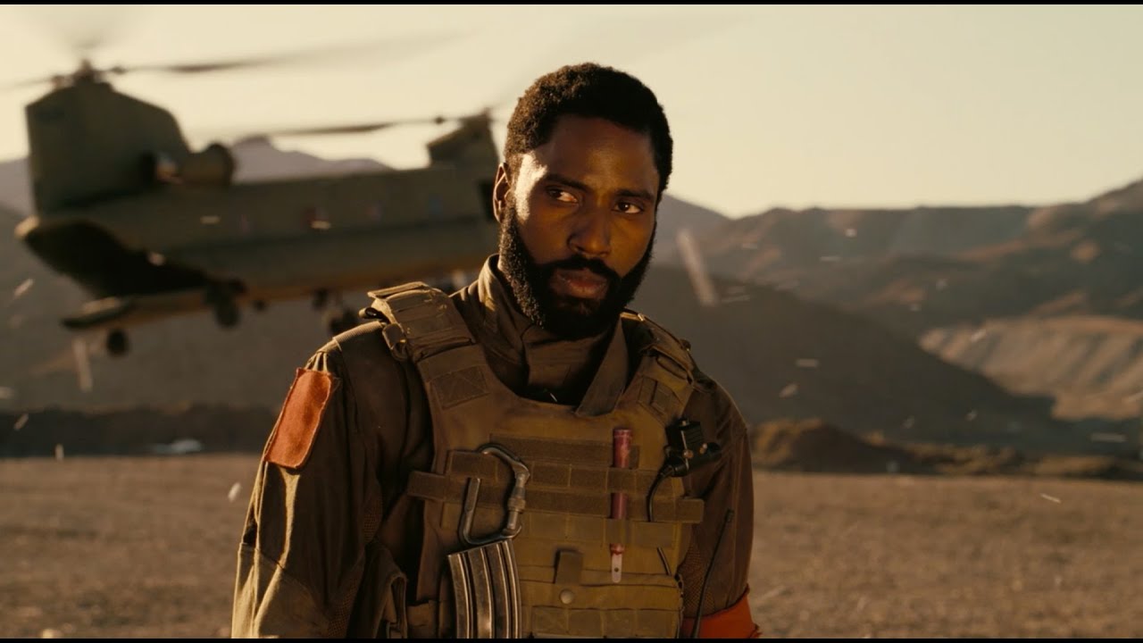 John David Washington in una scena del film