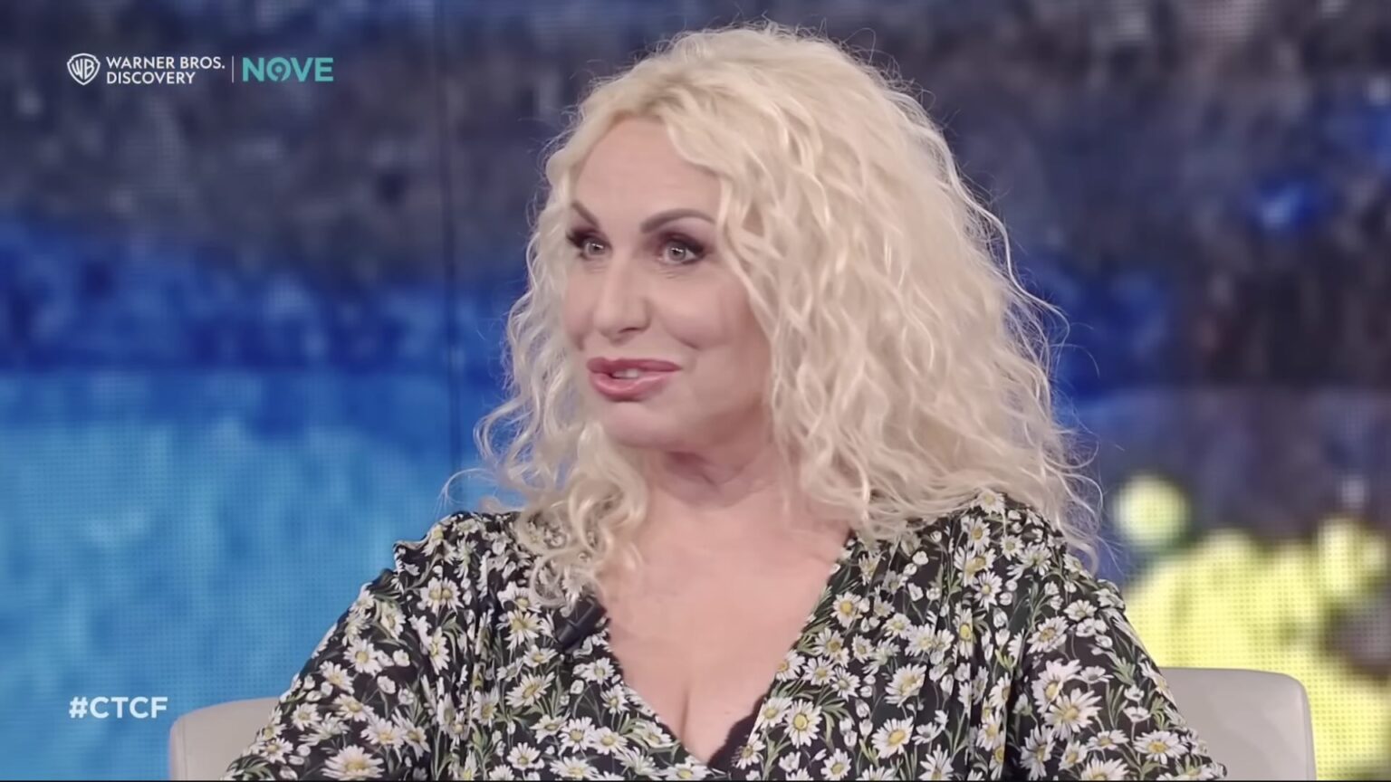 Antonella Clerici dice no alle vacanze da vip: niente feste e voli privati, la sua idea di estate è completamente diversa Antonella Clerici