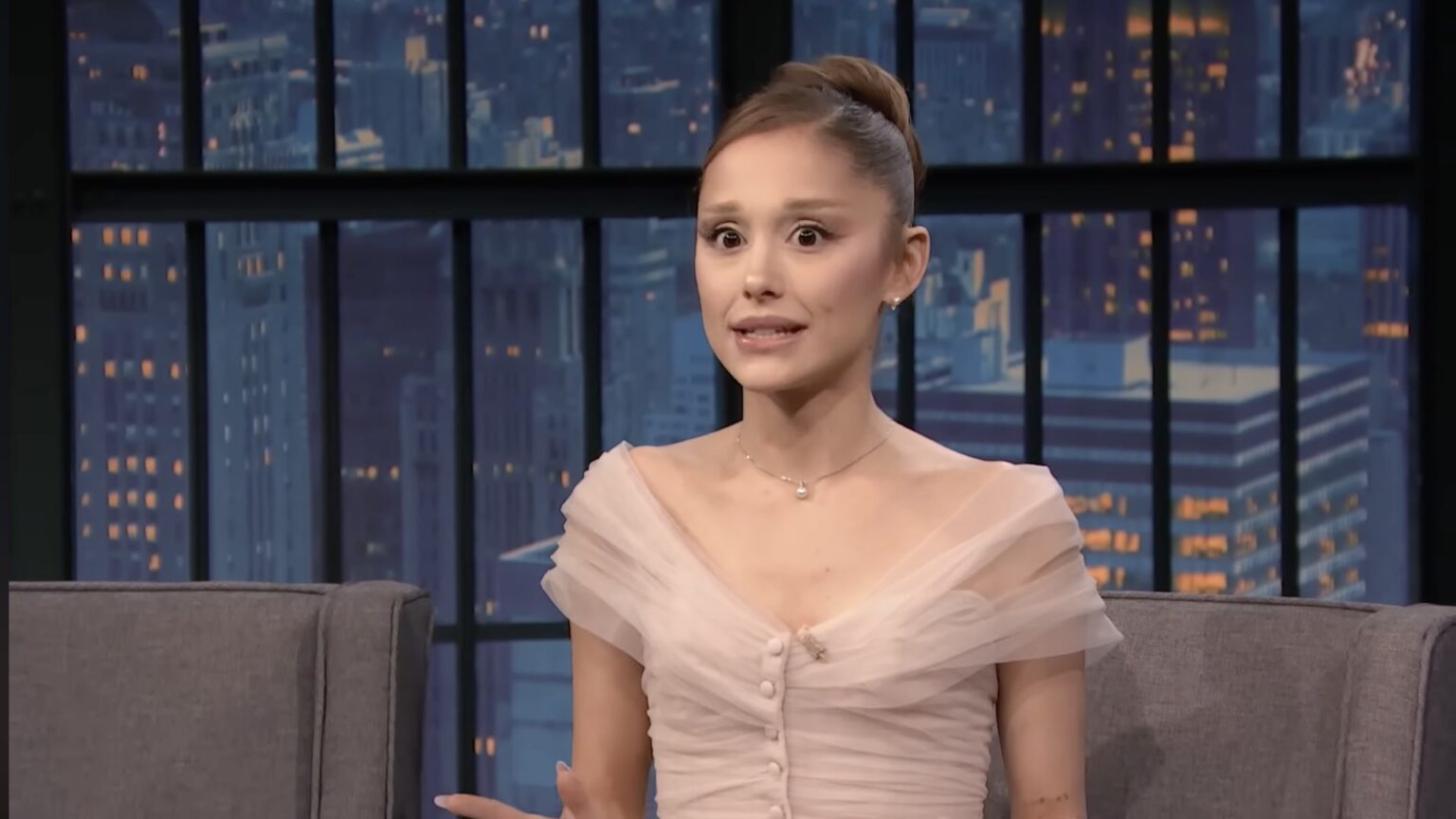 Ariana Grande pubblica il video di Petal, ma i fan non riescono a ignorare un dettaglio del suo aspetto che li preoccupa Ariana Grande