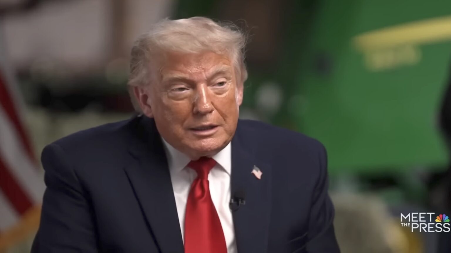 Donald Trump offre le Tic Tac durante il funerale di Lindsey Graham: il video del gesto spiazza tutti e fa discutere Donald Trump