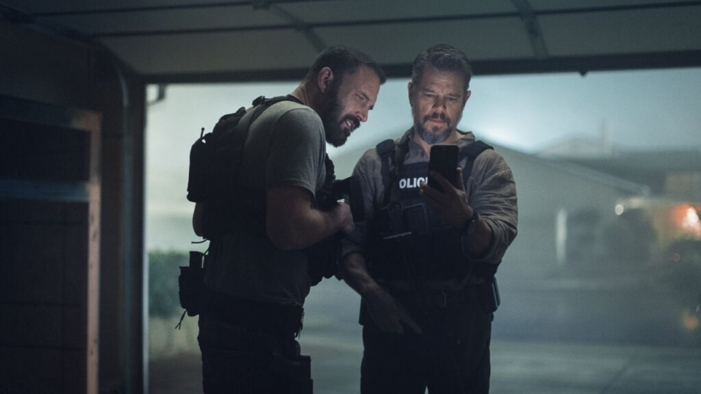 Matt Damon e Ben Affleck nel film Netflix The Rip - © Netflix