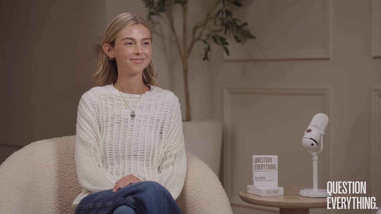Morta a 26 anni Sydney Towle, l’influencer che ha raccontato il suo cancro raro su TikTok (e ha ispirato i suoi fan) Sydney Towle durante un'intervista