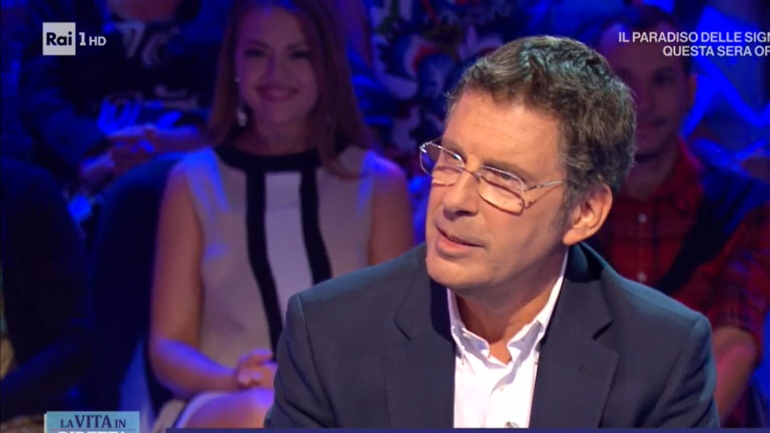 Fabrizio Frizzi durante un'intervista