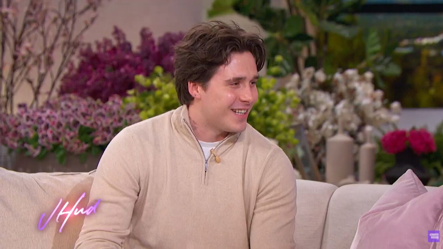 Pasta cucinata nell’acqua di mare: la trovata di Brooklyn Beckham fa inorridire tutti i fan italiani Brooklyn Beckham durante un'intervista