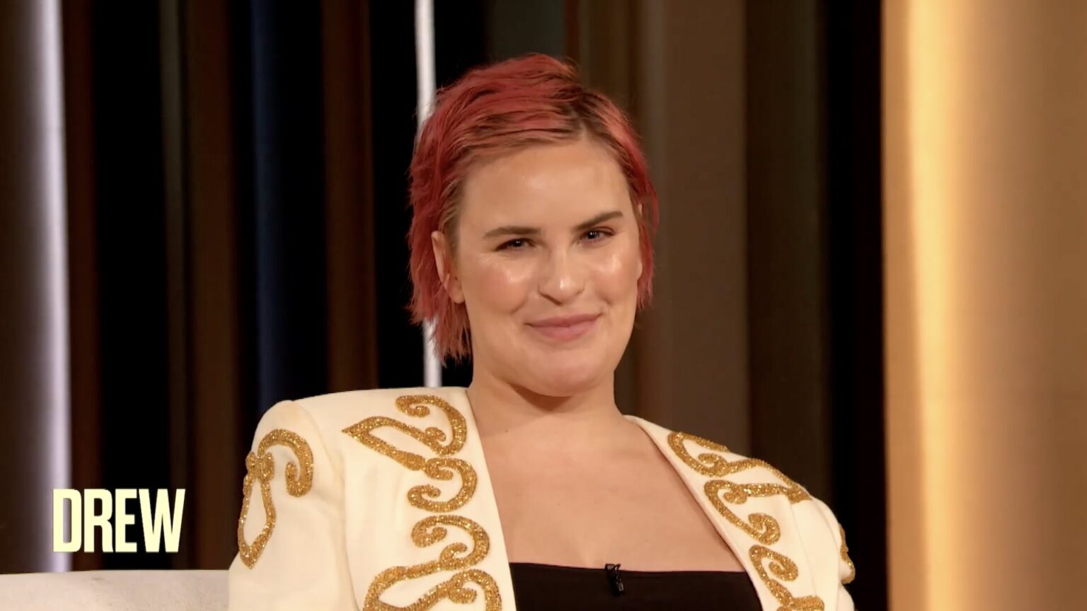 Tallulah Willis si sposa, nell’abito un emozionante omaggio a mamma Demi Moore: dietro quel dettaglio ci sono 712 ore di lavoro Tallulah Willis