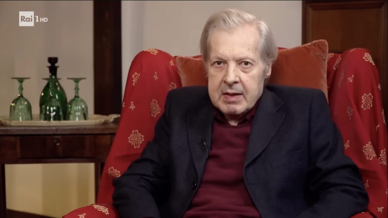 Evelina Sgarbi non vede il padre Vittorio da quasi dieci mesi e ora teme il peggio: “Ho paura che muoia, non era più lui” Vittorio Sgarbi