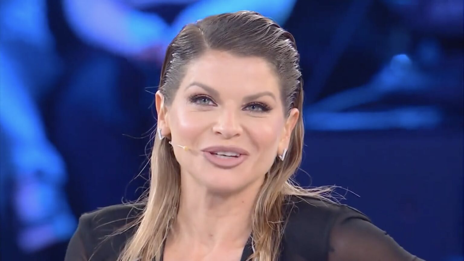 Alessandra Amoroso improvvisa un ballo in strada con Valerio Pastore: il video prima delle nozze sembra uscito da un film Alessandra Amoroso