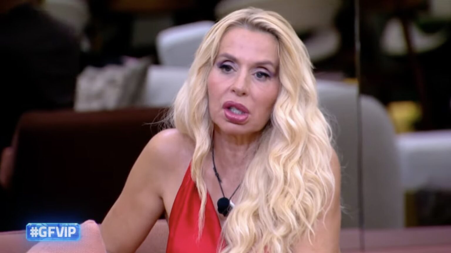 Valeria Marini rivela: “Giorgia ha scritto quella canzone pensando a me” e il web si scatena Valeria Marini