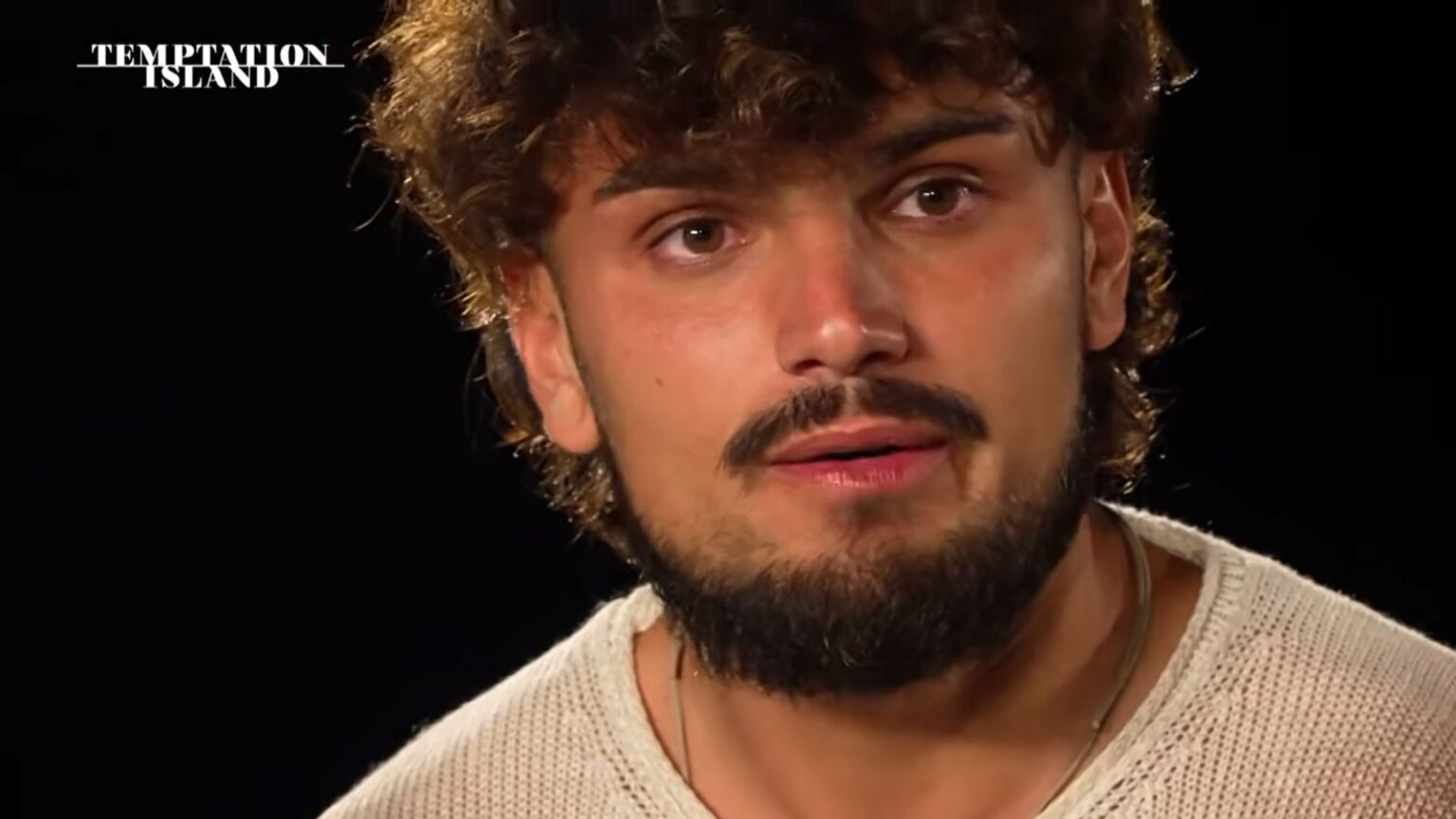 Il debutto più originale a Uomini e Donne: Giovanni arriva con il carretto delle brioche e Maria in lacrime Giovanni Grazioso a TI