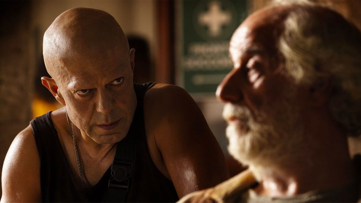 Roma è in fiamme nel thriller Netflix con Toni Servillo, Favino e Mastandrea, dal creatore di Gomorra Pierfrancesco Favino e Toni Servillo in una scena di Adagio