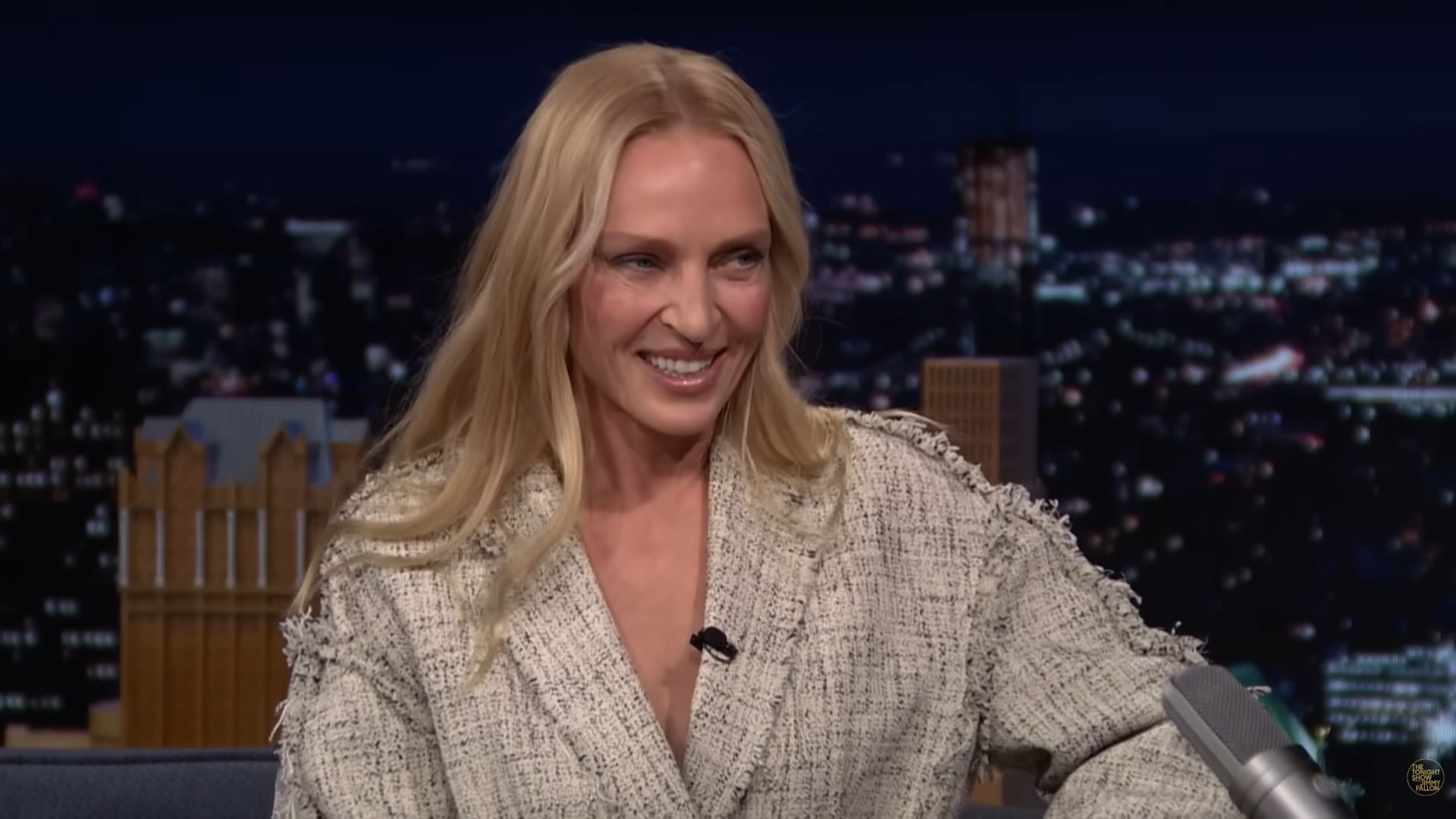 il blazer nero di uma thurman nasconde un segreto a 56 anni riscrive le regole del red carpet da Screenworld.it il blazer nero di uma thurman nasconde un segreto a 56 anni riscrive le regole del red carpet